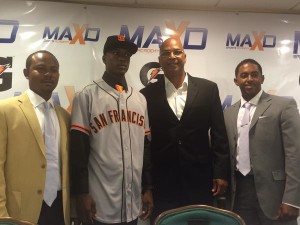 The press conference where the Giants signed top prospect Lucius Fox.