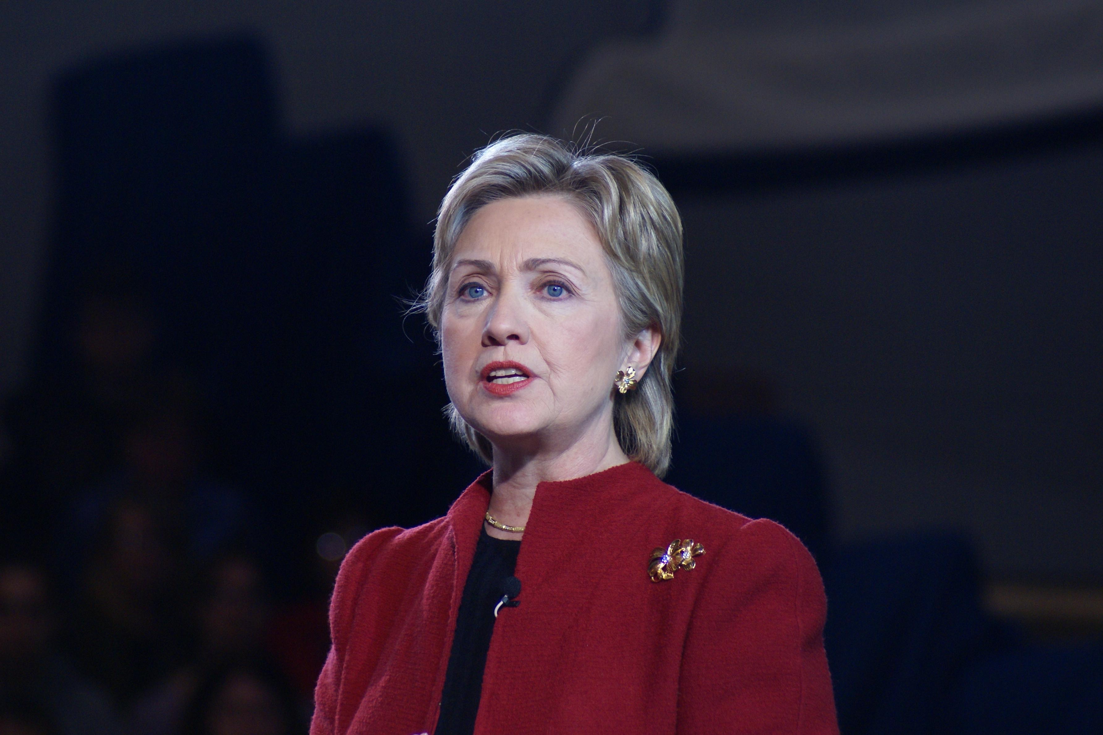 Clinton Visits SF To Raise Campaign Funds Clinton