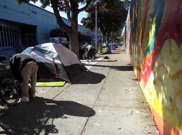 A homeless encampment on Harrison Street in San Francisco. Photo by Lydia Chávez The San Francisco News