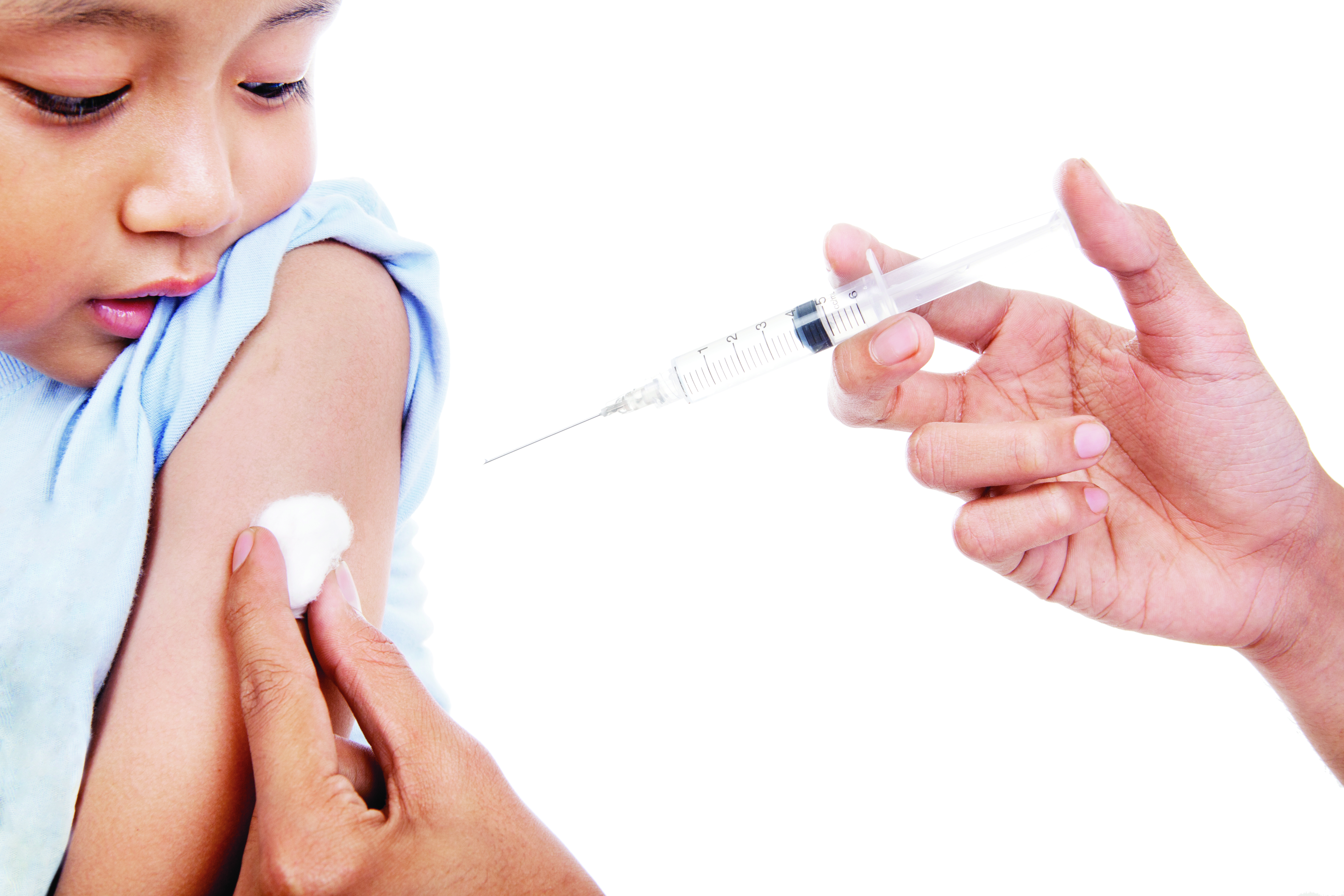 Детские прививки полиомиелит. Полиомиелит вакцина укол. Вакцина от полиомиелита в уколах. Иммунизация детей. Иммунизация против полиомиелита.