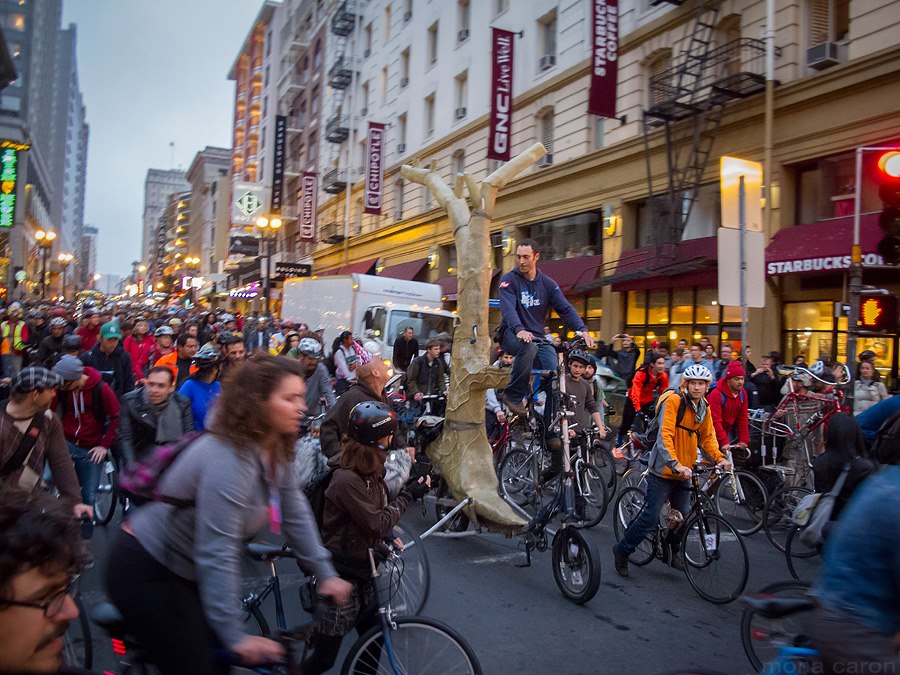 Cyclist Attacks Zipcar With U-Lock