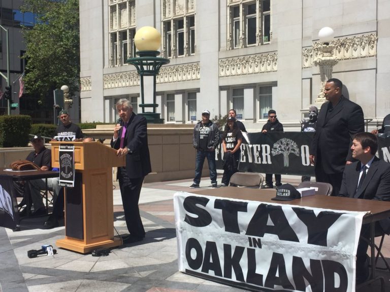 Conference Held To Keep Raiders In Oakland