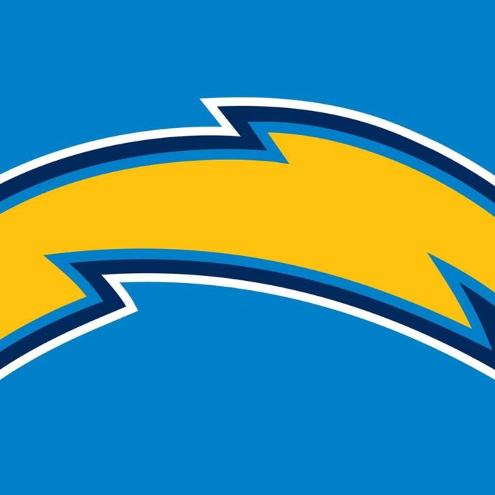 Chiefs Defeat Chargers In Season Debut