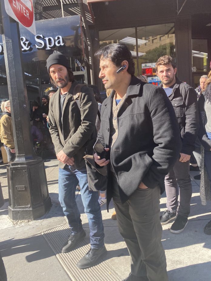 Keanu Reeves, Film Crew Spotted Filming A Twitter user snapped a picture of Keanu Reeves filming in San Francisco today.