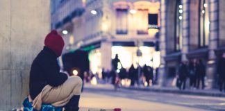 SF Rotary Club Hands Out Face Masks To Homeless