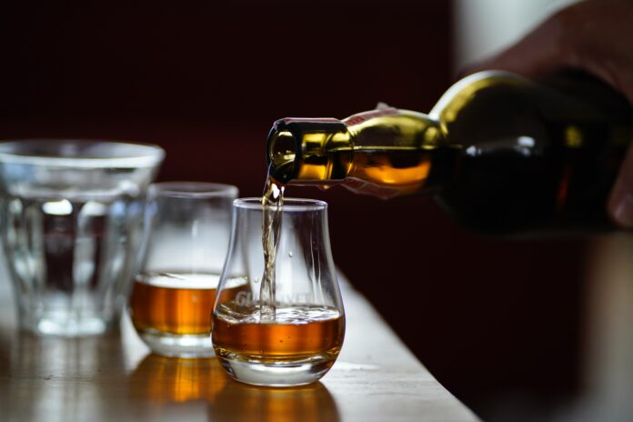 Outdoor Restaurants And Bars Struggle For Alcohol Permits
