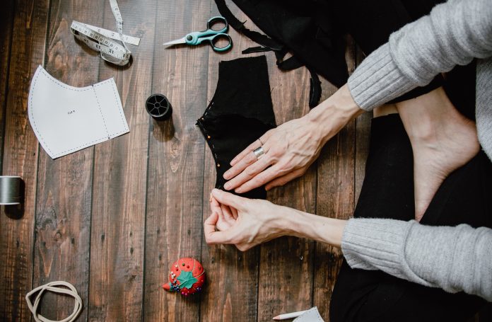 SF Opera Makes Masks For Healthcare And Other Essential Workers