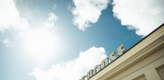 Cliff House Restaurant Sues Insurance Companies