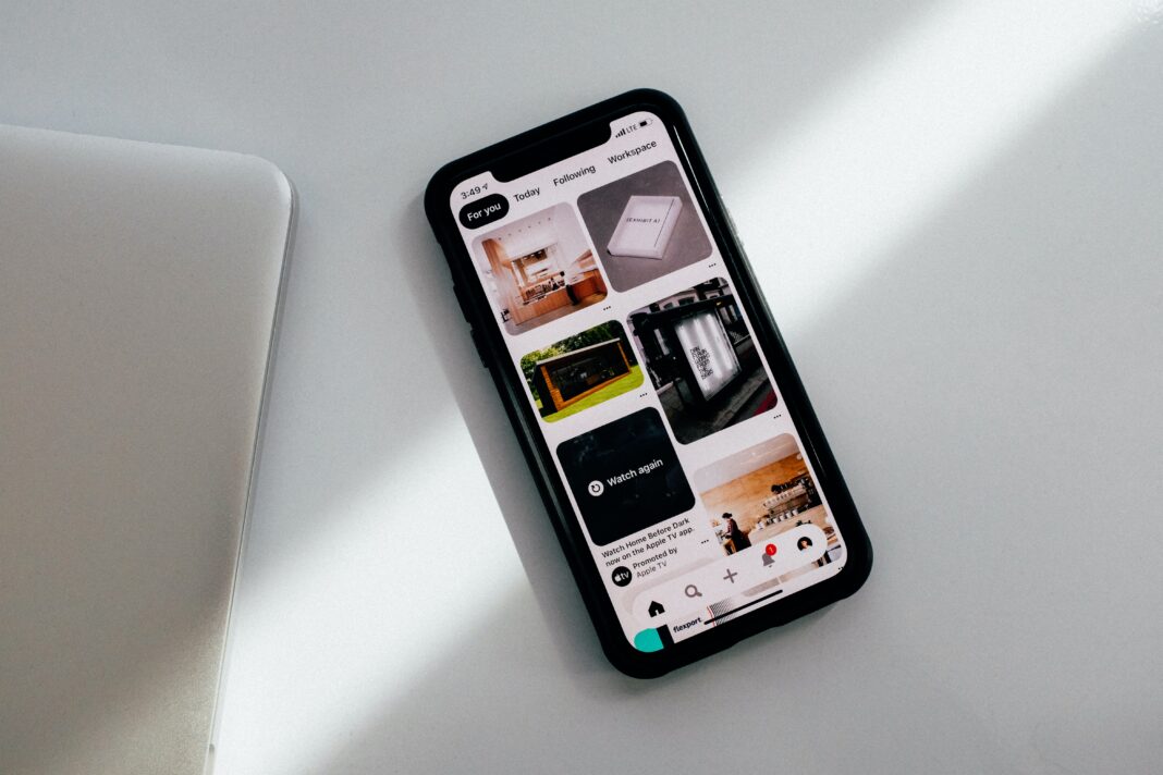 charles-deluvio-GXNo-OJynTQ-unsplash