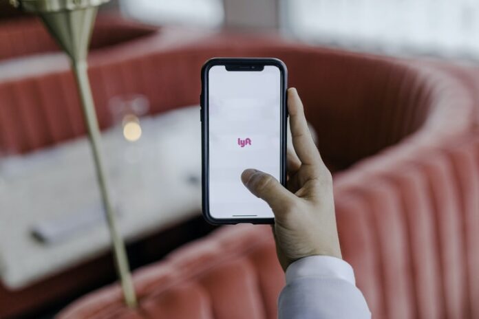 New Case Forces Uber And Lyft To Offer Full-Time Benefits