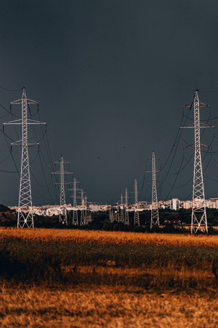 PG&E Preps For Possible Power Outages