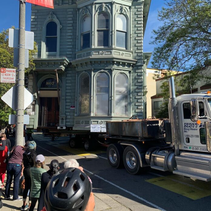 139-Year-Old Home Moves Six Blocks