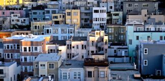 Burglar Dies Trapped Between Buildings