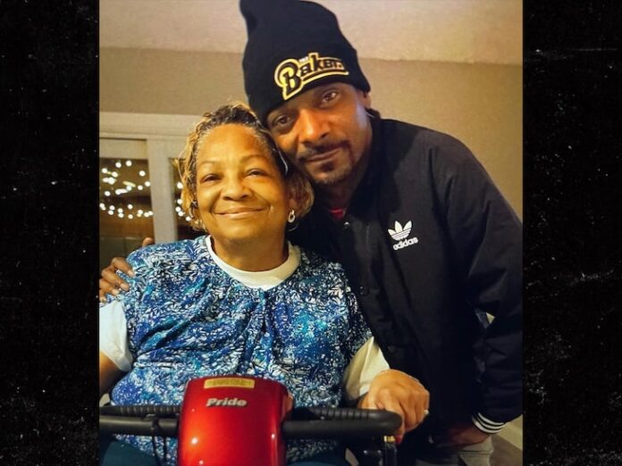 Snoop Dogg’s Mother Beverly Tate Dies
