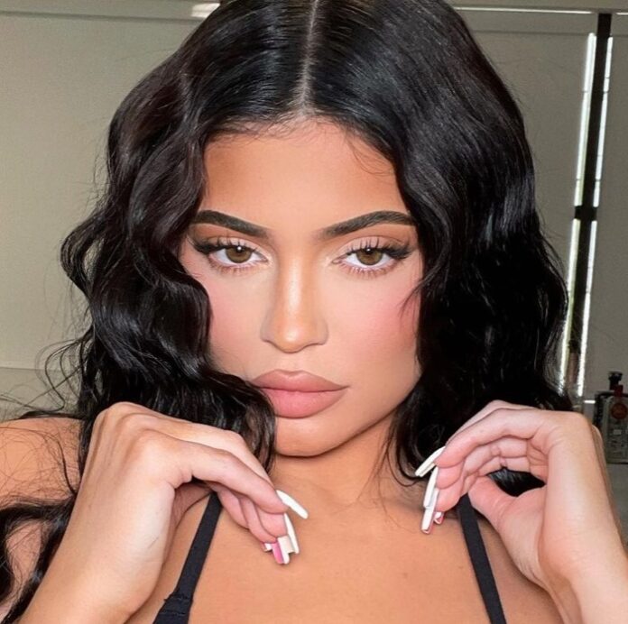 Obsessed Fan Arrested Outside Kylie Jenner’s Home