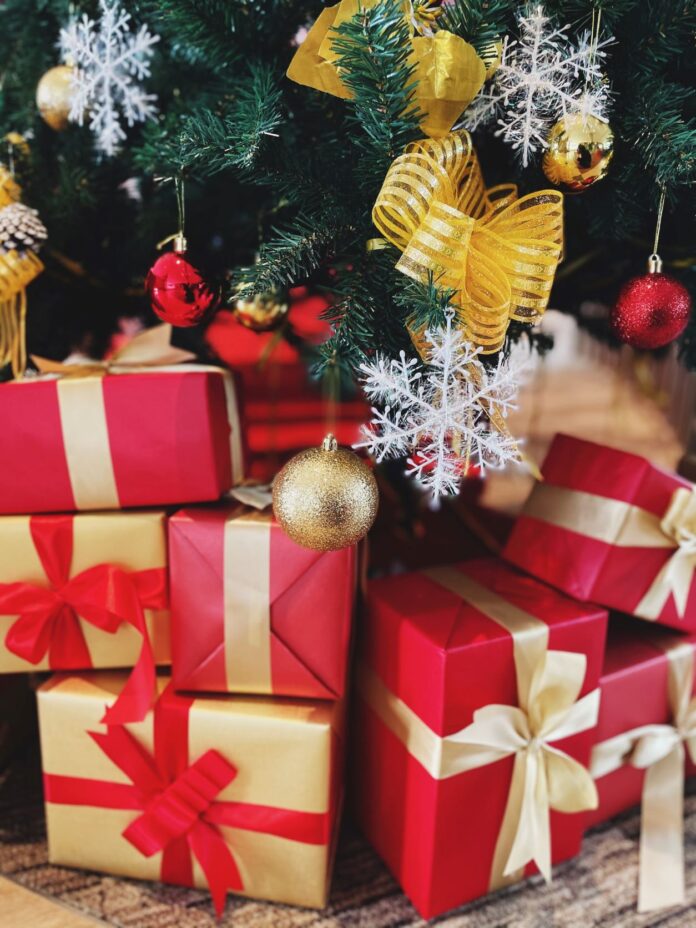 Money Spending Craze For The Holidays
