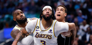 Lakers Rally Against Dallas Mavericks