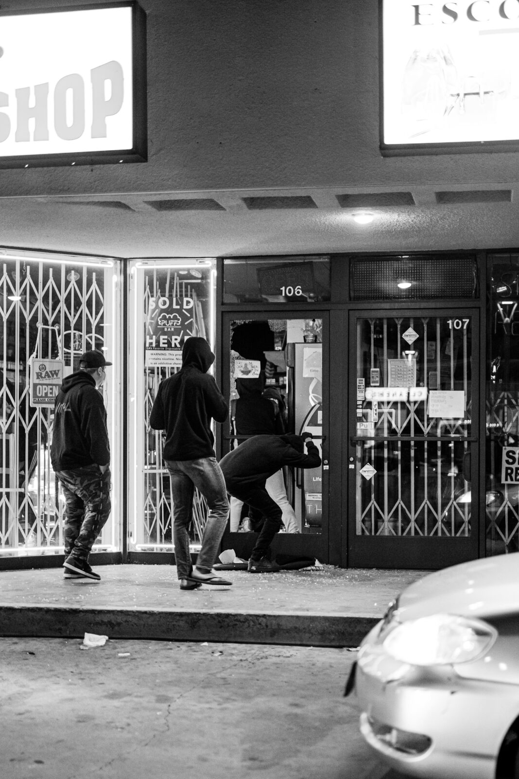 andrew-valdivia-AvAB9yt36Yo-unsplash