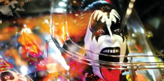 Gene Simmons Gives Patriotic Message At Concert