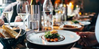 Handling Bad Service At A Restaurant